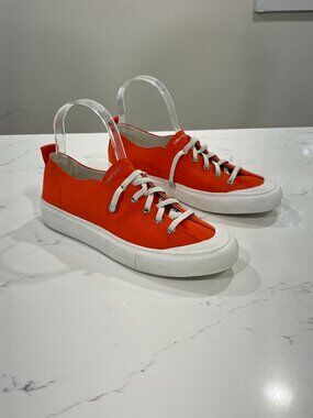 LISA VICKY  goodness low top sneaker Size 8M
